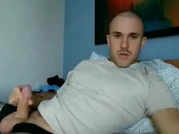 muscleshow00 on Chaturbate