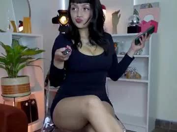 Freechat nahiapaws on Chaturbate