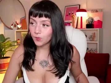 Freechat nahiapaws on Chaturbate