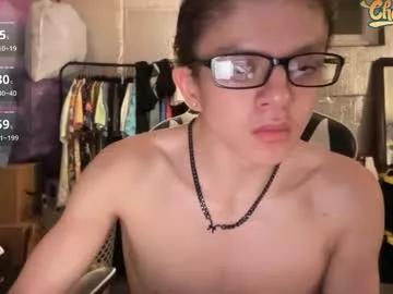 robertcicijr21 on Chaturbate