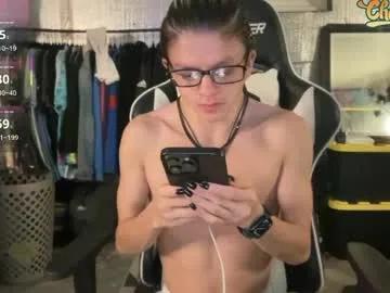 robertcicijr21 on Chaturbate