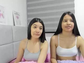 Freechat roseandmiah on Chaturbate