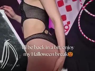 sarasaenz__ on Chaturbate