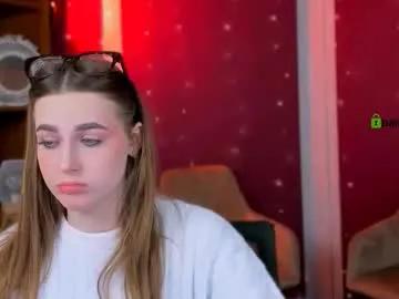 sendi_cais — GOAL: Oil my body [333 tokens remaining] Welcome to my room! #new #18 #blonde #cute #beautiful