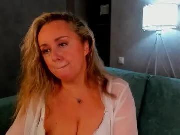 sky_kuper — GOAL: I'll lick my finger and look into your eyes [19 tokens remaining] Hey im Sky im new here lets have fun :) #bigass #mature #bigboobs #curvy #blonde