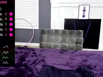 Freechat tinyvixxen on Chaturbate