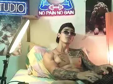 yeisoncastellanos1999 — Very strong guy, active and passive, I'm new, I have a very big cock and an ass too, I want to have a good time and fulfill your fantasies #muscle #strong #bigcock #new #gay