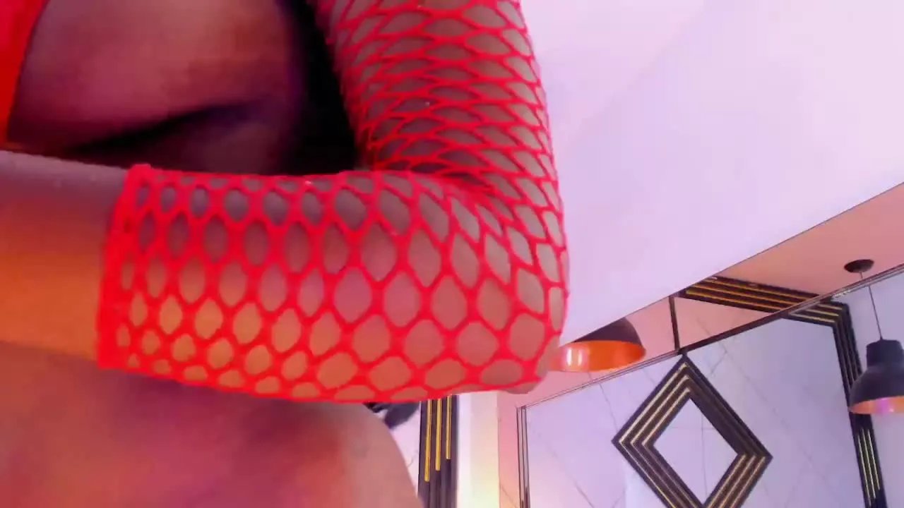 Offline AdharaHillss on Streamray