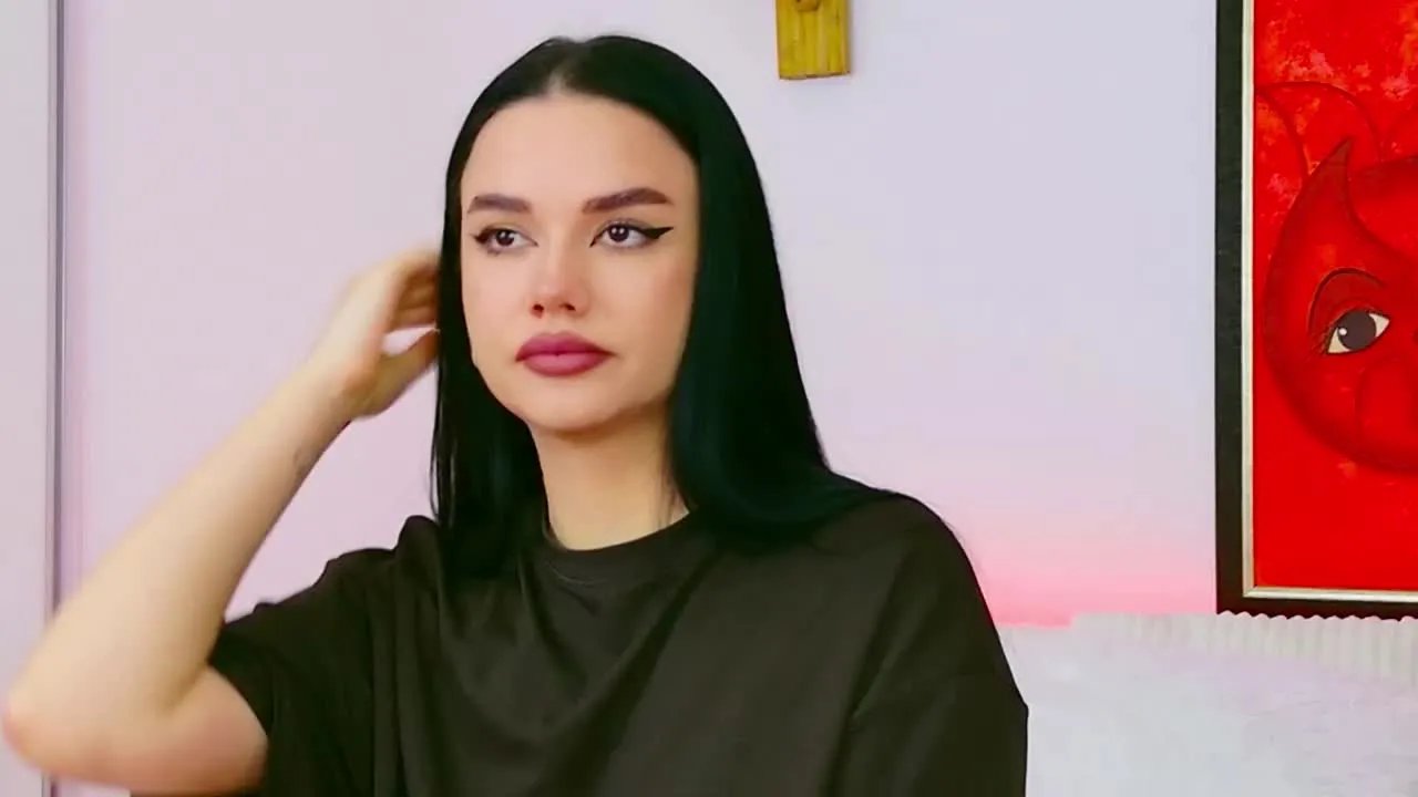 Offline AlessiaSpice on Streamray