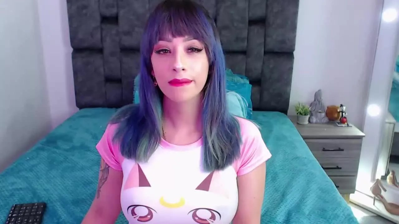 Offline Allison_petite on Streamray