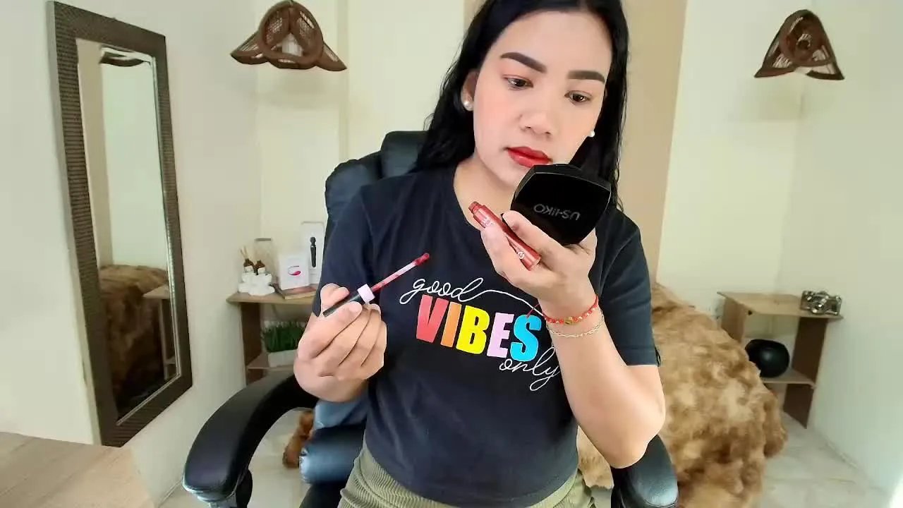 Offline AriaSexyHot on Streamray