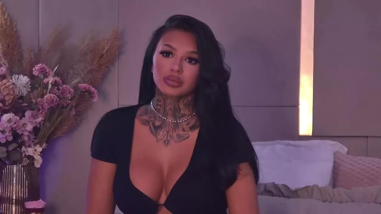 Offline CherrieMadison on Streamray