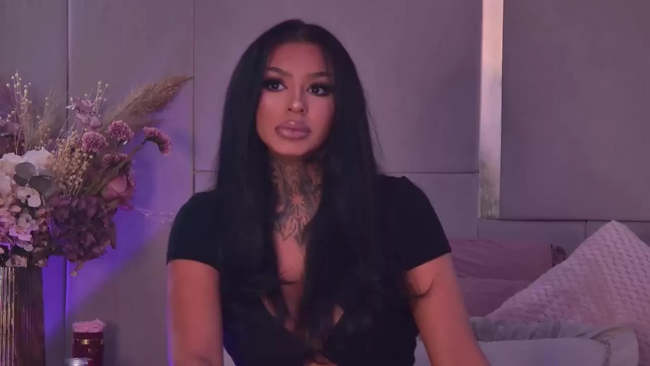 Offline CherrieMadison on Streamray