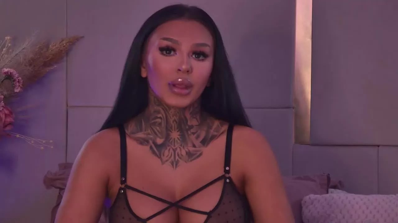 Offline CherrieMadison on Streamray