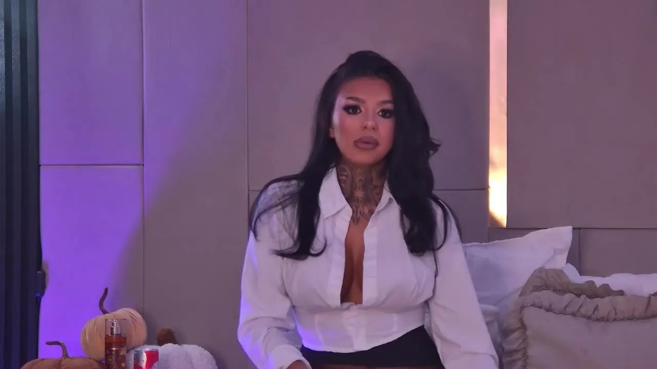 Offline CherrieMadison on Streamray