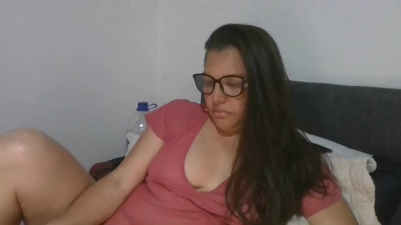 Offline EstelaHot on Streamray