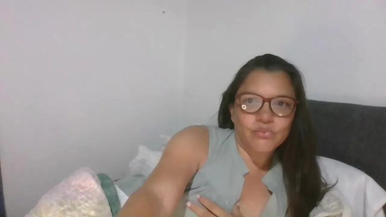 EstelaHot — Freechat on Streamray