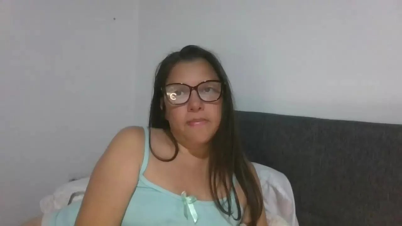 Offline EstelaHot on Streamray