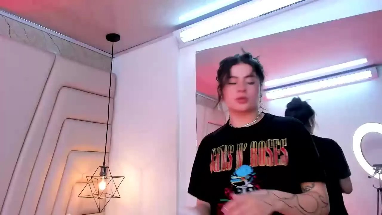 MonserrattMiller — Freechat on Streamray