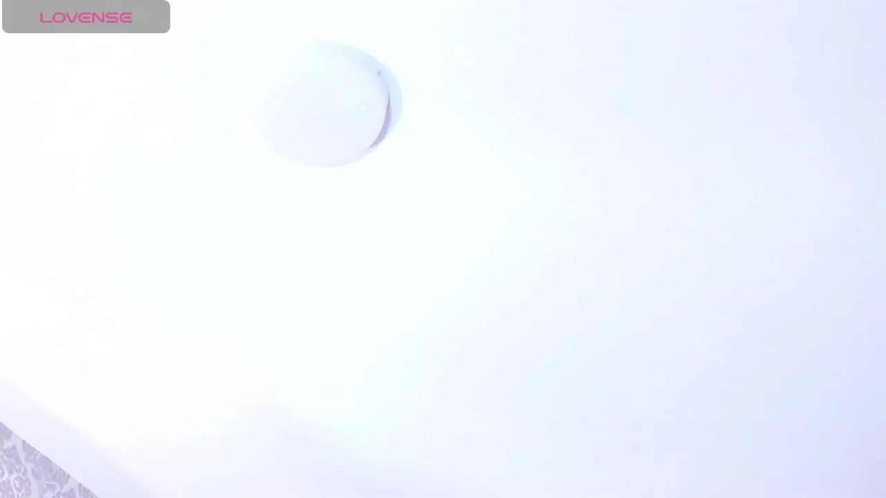 SaraWalker — Freechat on Streamray