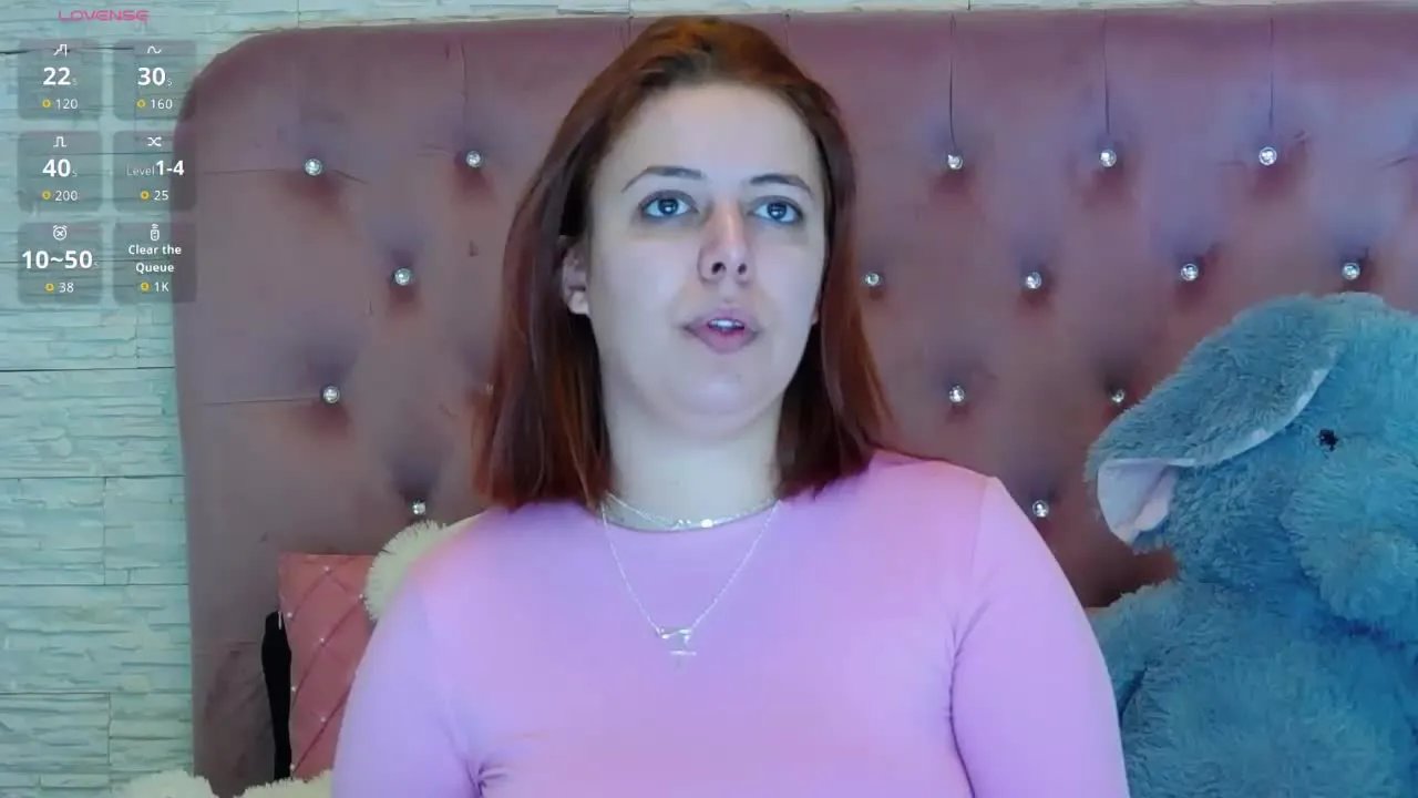 Offline SophiaStarr10 on Streamray