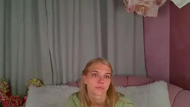 Freechat 4example_Chloe on StripChat