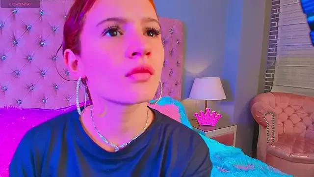 Freechat AdelaineBest on StripChat