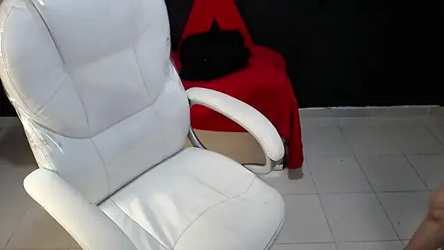 Freechat Aishaahot on StripChat