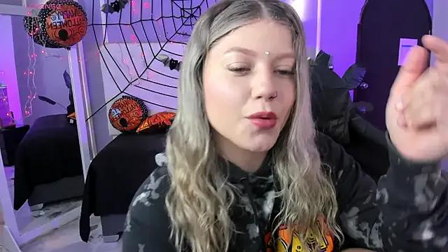 alaia_greyy on StripChat