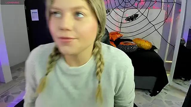 alaia_greyy on StripChat