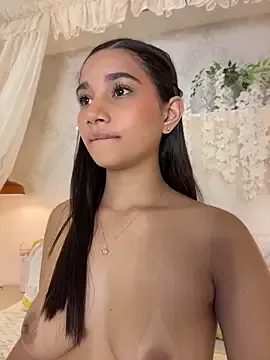 AlessiaVallmont room chat