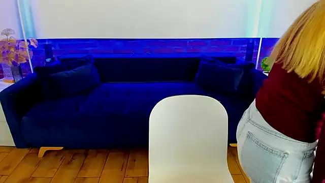 Freechat Alina_Blonde on StripChat