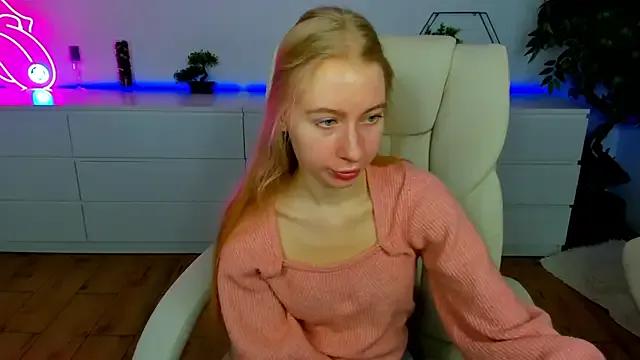 Freechat Alina_Blonde on StripChat