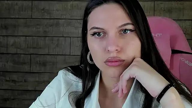 AlisaVersailles on StripChat