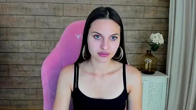 AlisaVersailles on StripChat