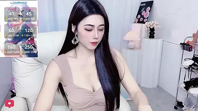 Alma_va on StripChat