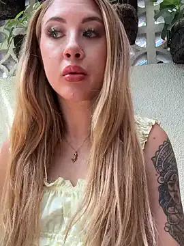 Freechat asraifae on StripChat