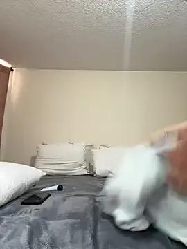 azzahara- on StripChat 