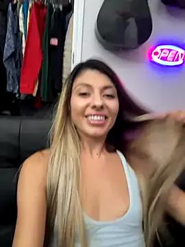 Freechat bbgurlnickii on StripChat