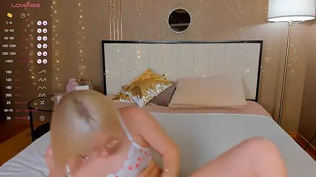 Freechat bellatip on StripChat