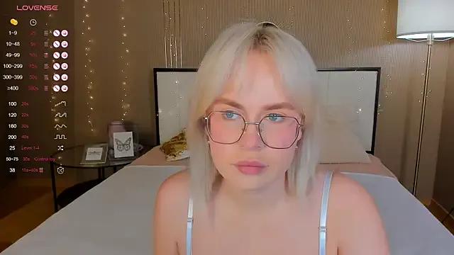 Freechat bellatip on StripChat