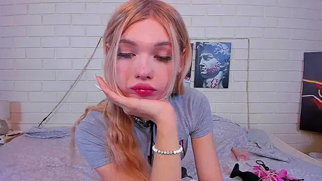 Freechat Blondy_Fina on StripChat