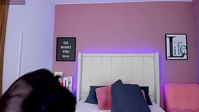 StripChat Britanymooree is Freechat Britanymooree — Pussy close up teasing