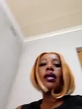 Freechat BustieMandy on StripChat