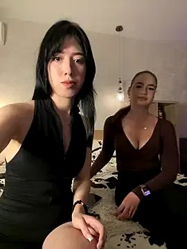 Freechat caressyourself on StripChat