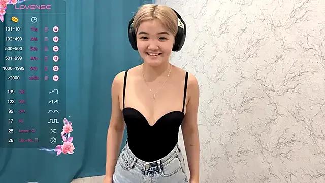 StripChat CarolannSide is Freechat CarolannSide — My boobs want a massage, can you help?