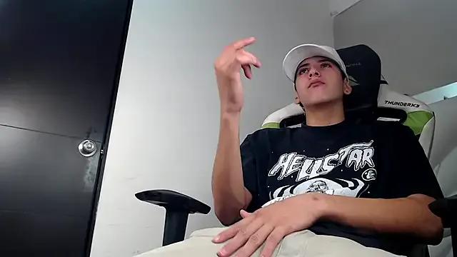 Cash_G_ — SHOW CUM IN PUBLIC!!!