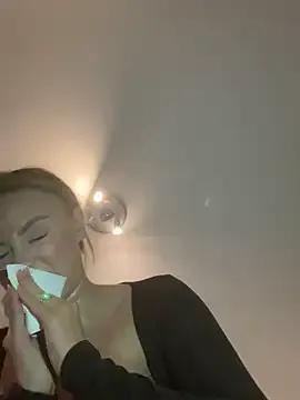 Freechat CherryEmmy on StripChat