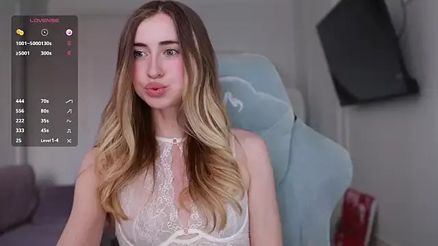 Coconutkittyy on StripChat 