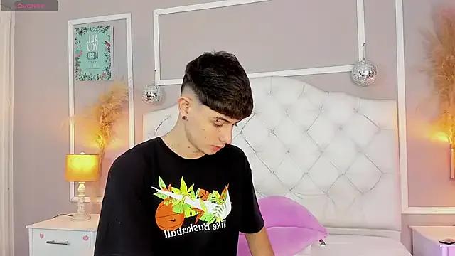 connor_and_angel on StripChat